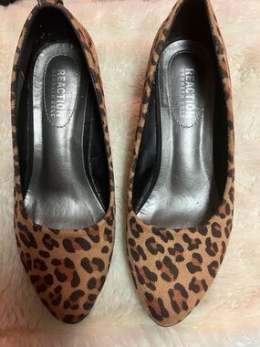 Kenneth Cole Reaction leopard pumps